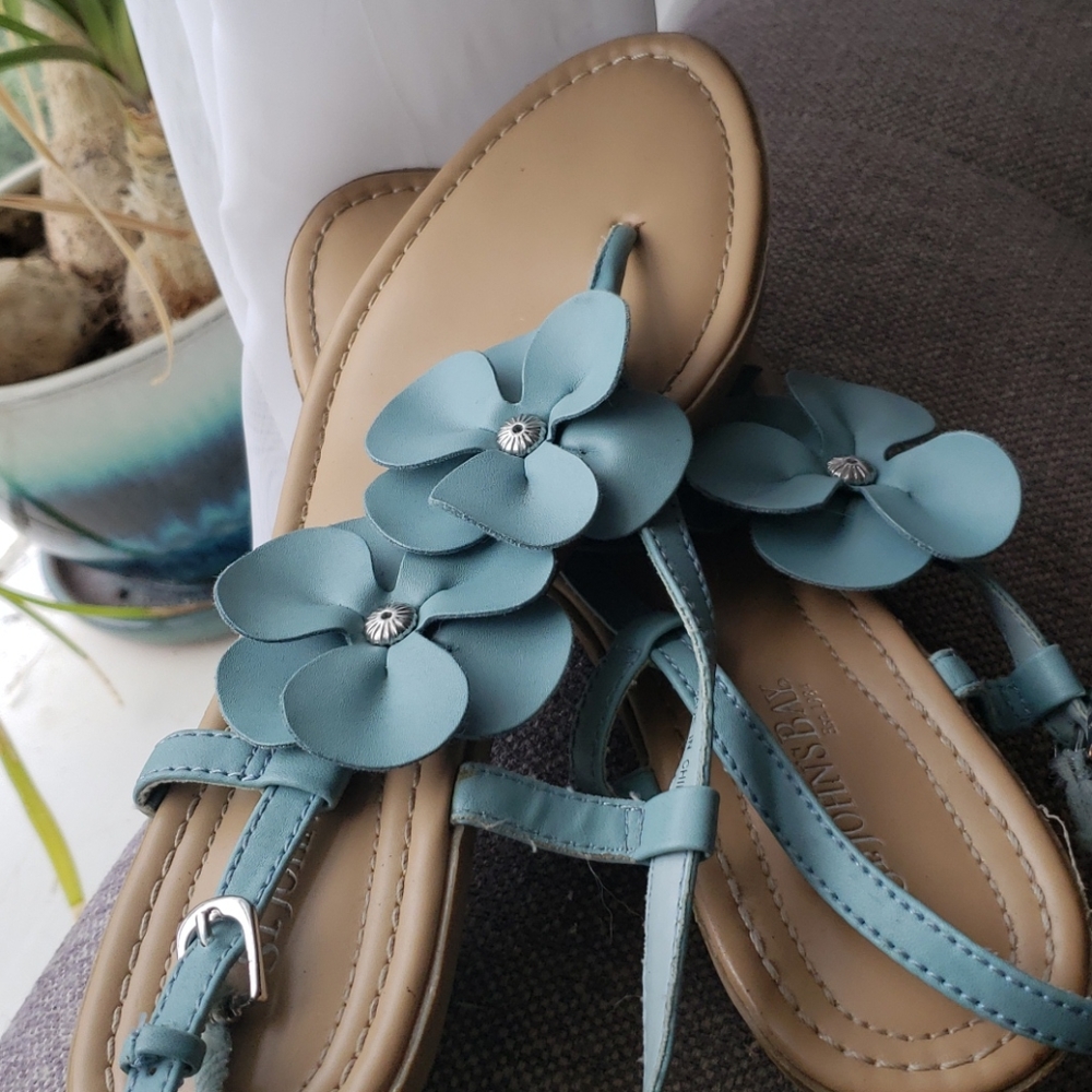 St. John's Bay Blue Flowered Sandals